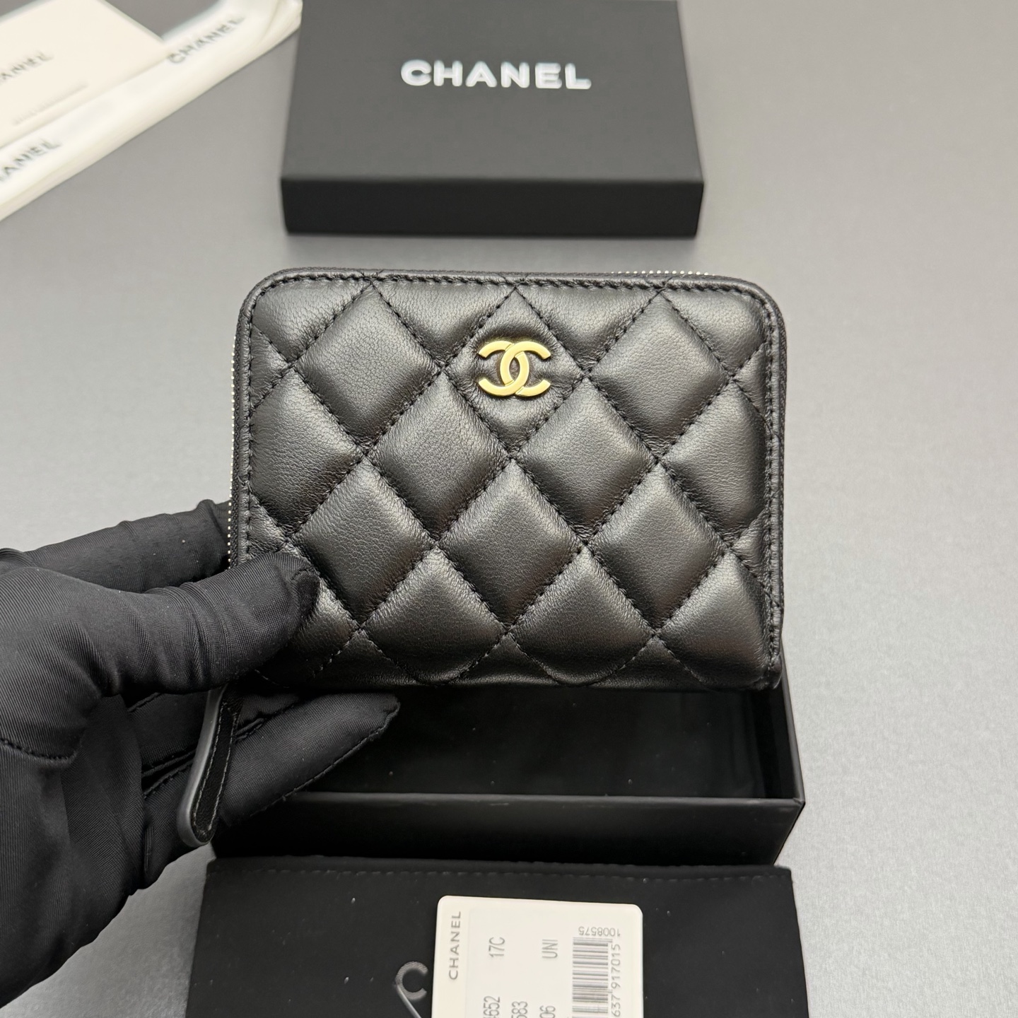 Chanel-Classic-Zip-Coin-Purse-Wallet-Black-quilted-Lambskin-leather-A4652-12x9x2CM