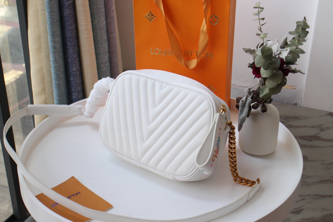 Wholesale Luxury Louis Vuitton New Wave Camera Bag M53683 - Image 11