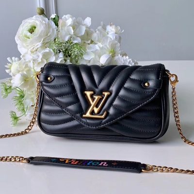 Wholesale Luxury Louis Vuitton New Wave Chain Pochette-M63929