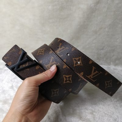 Alternative view of Wholesale Luxury Louis Vuitton Belt L77-70 38Mm Black