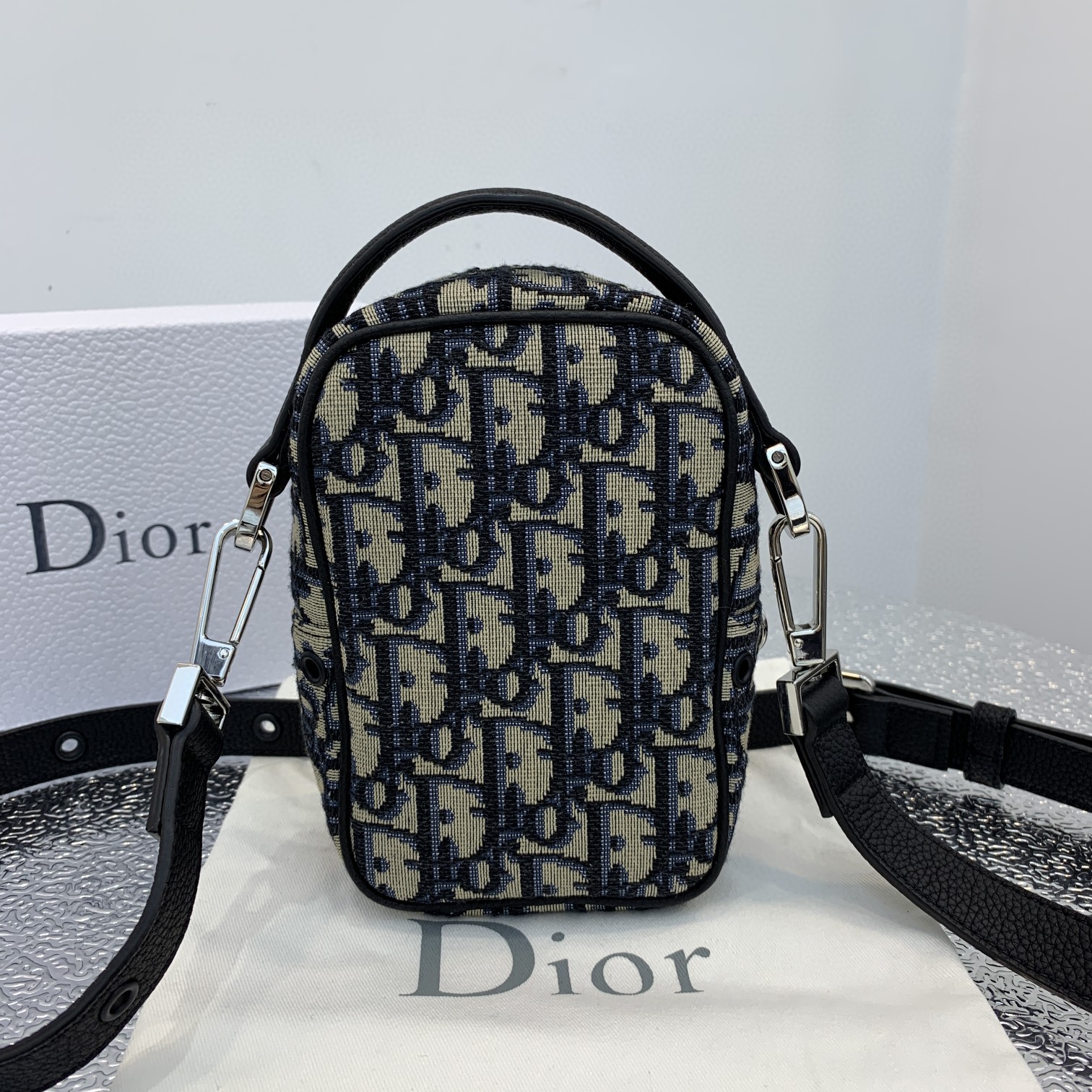 Wholesale Luxury Dior Men’S Pouch Phone Bag - Image 3