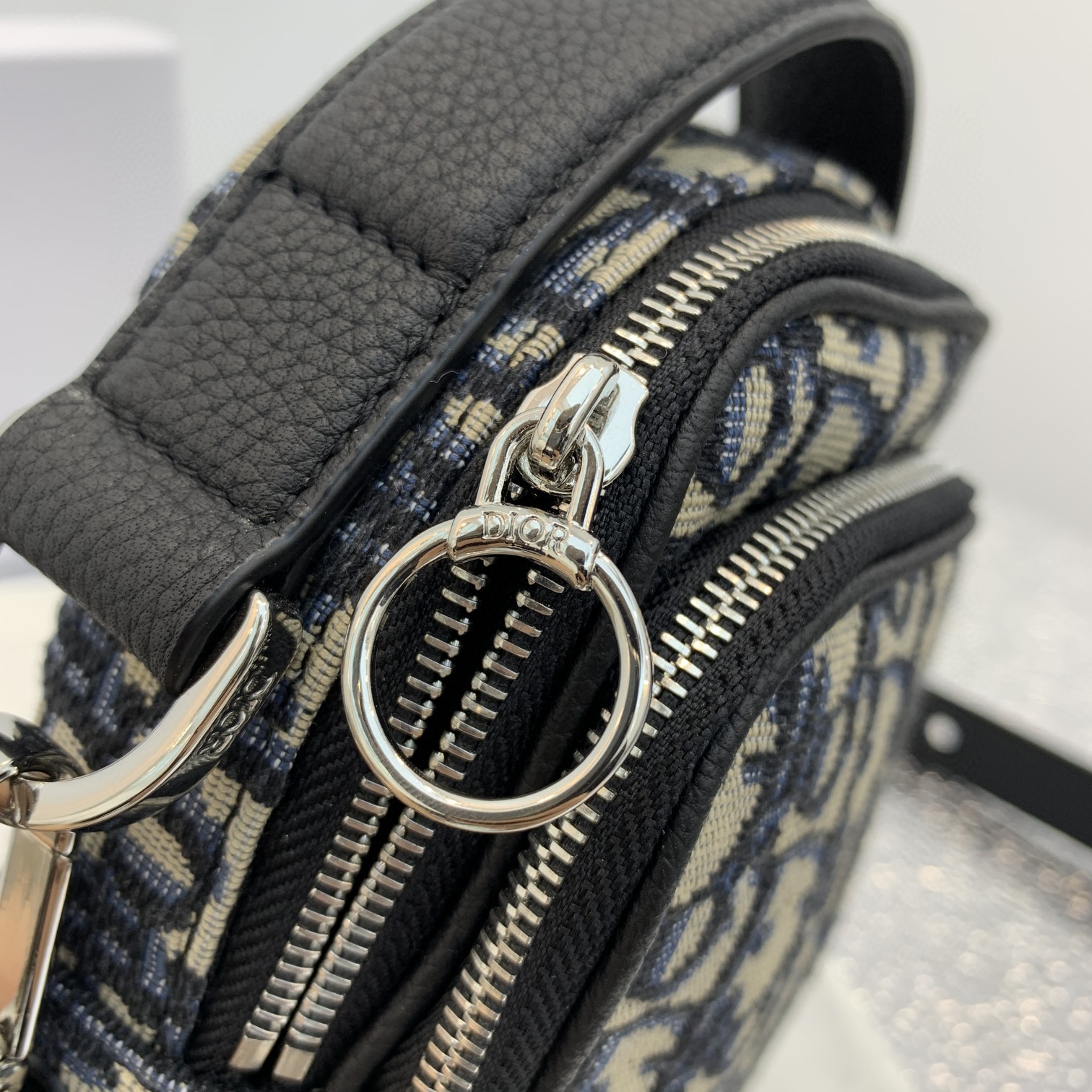 Wholesale Luxury Dior Men’S Pouch Phone Bag - Image 5