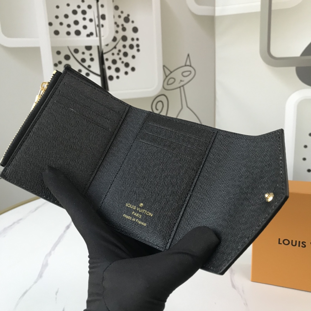 Wholesale Luxury Louis Vuitton Aaa-Game On Zoe Wallet M41938 Black/White - Image 6