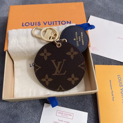 Alternative view of Wholesale Luxury Louis Vuitton Classic Bag Charm And Key Holder K03