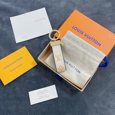 Alternative view of Wholesale Luxury Louis Vuitton Dragonne Bag Charm & Key Holder L04