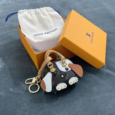 Wholesale Luxury Louis Vuitton Dog Bag Charm Chain Coin Wallet L05