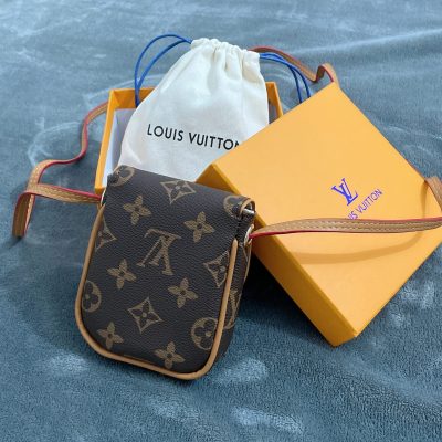 Alternative view of Wholesale Luxury Louis Vuitton Classic Monogram Waist Bag L06