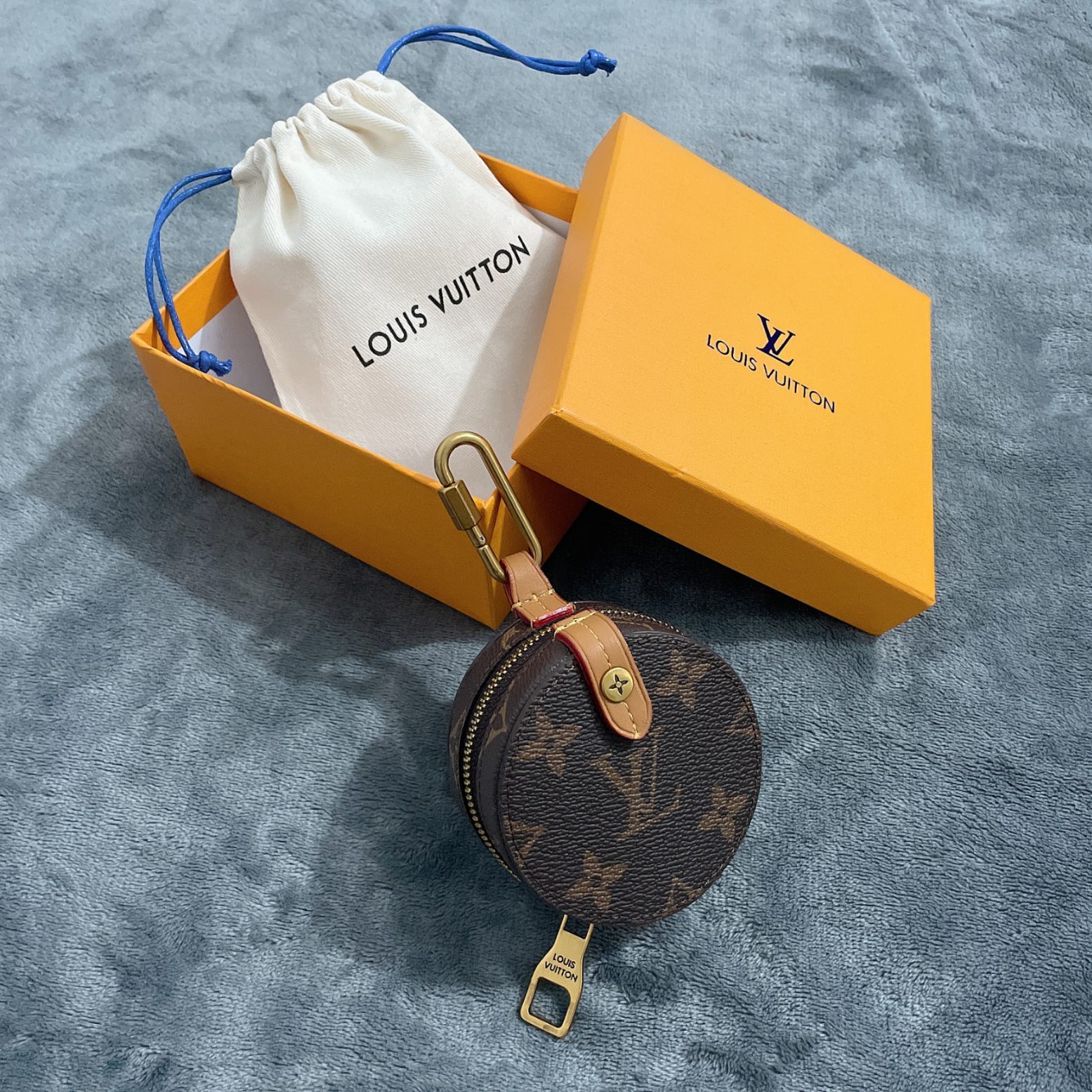 Wholesale Luxury Louis Vuitton Monogram Bag Charm Chain Coin Wallet L07