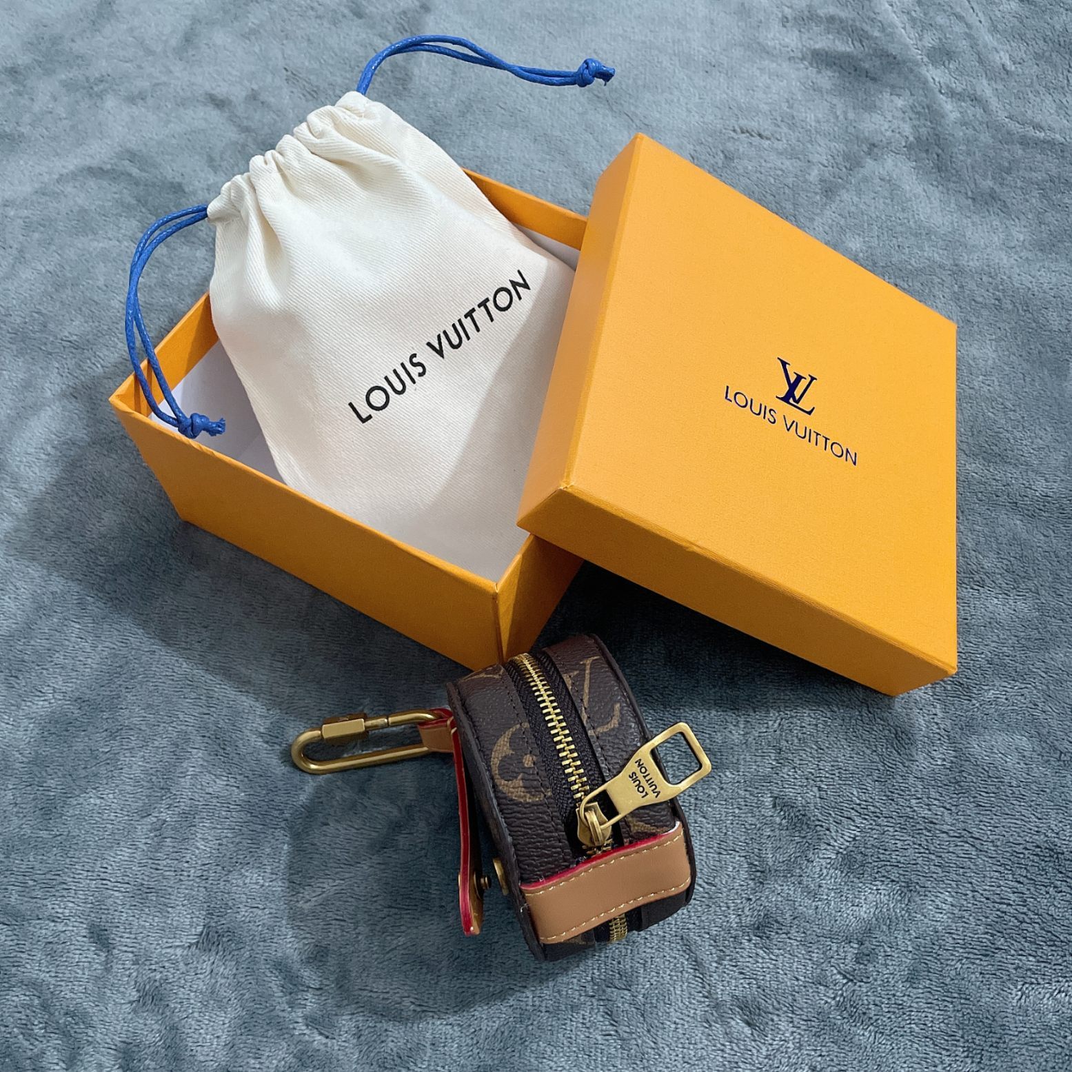 Wholesale Luxury Louis Vuitton Monogram Bag Charm Chain Coin Wallet L07 - Image 5