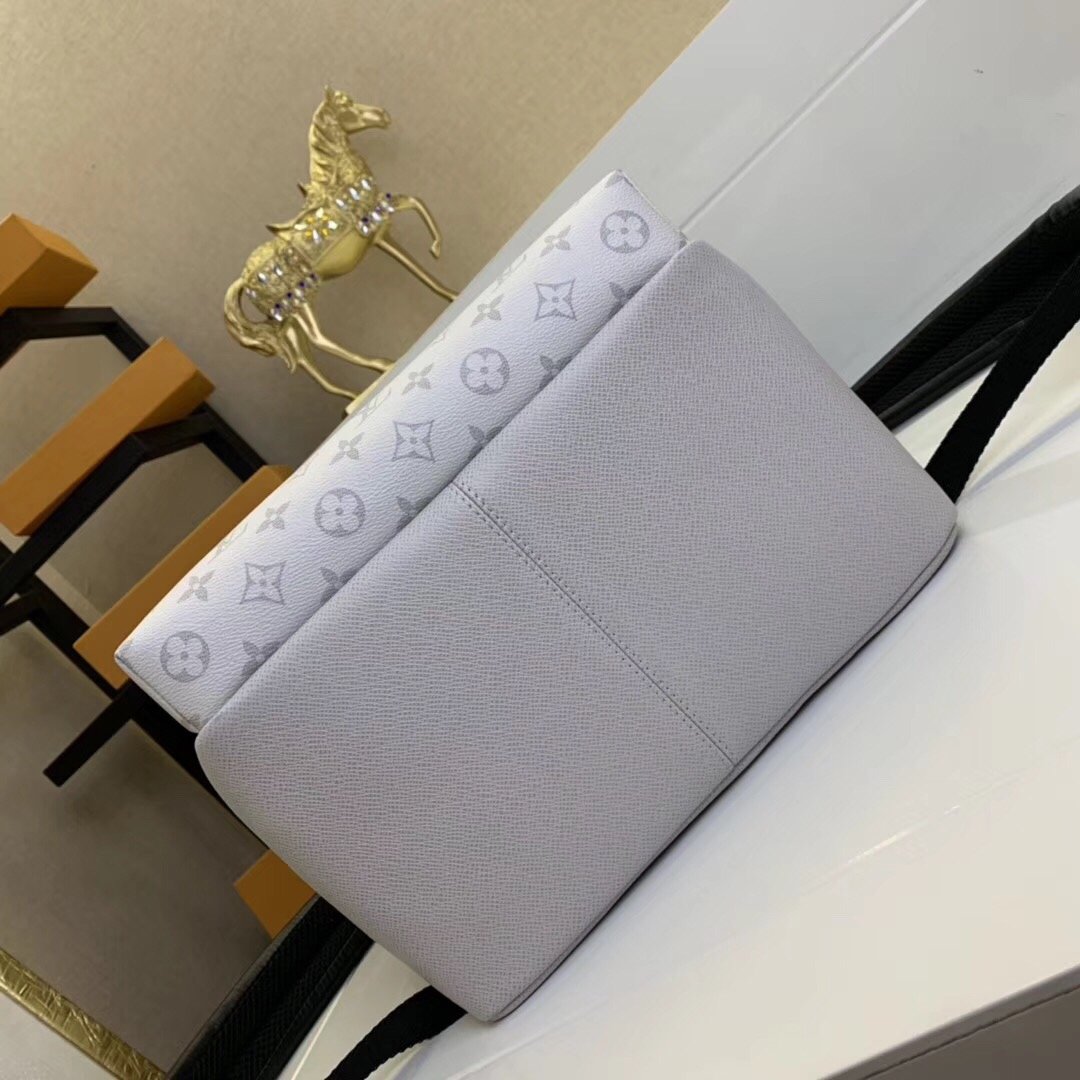 Wholesale Luxury Louis Vuitton Aaa-Discovery Backpack M30232 M30228 - Image 7