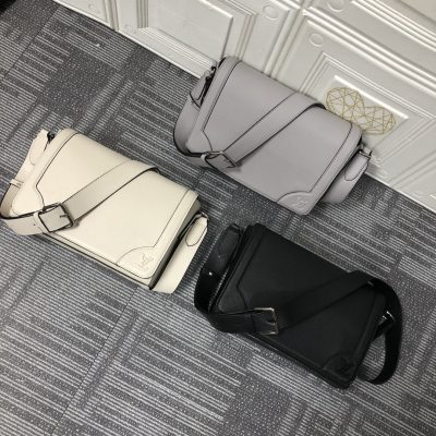 Wholesale Luxury Louis Vuitton New Flap Messenger M30813