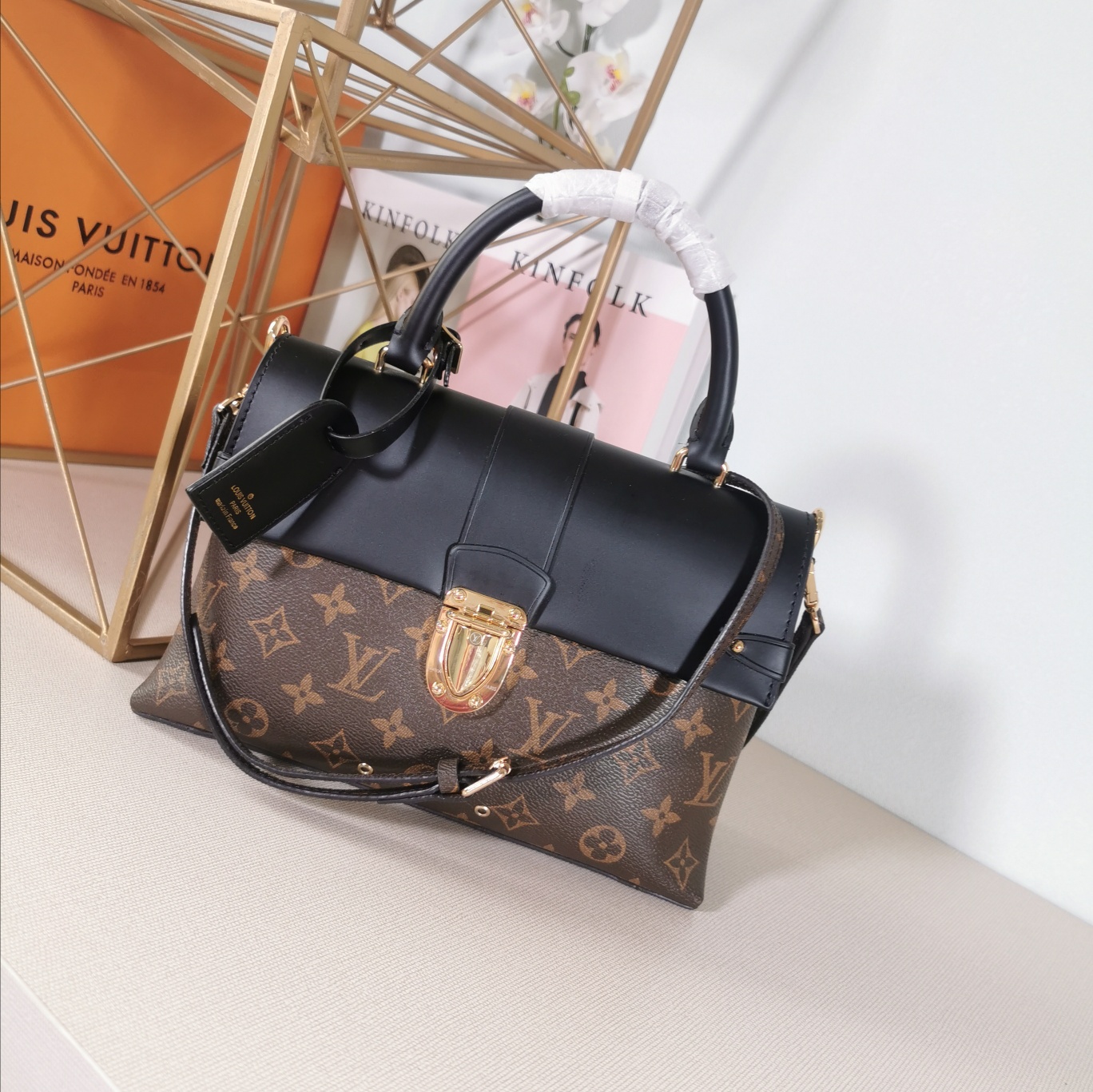 Wholesale Luxury Louis Vuitton One Handle M43125 - Image 2