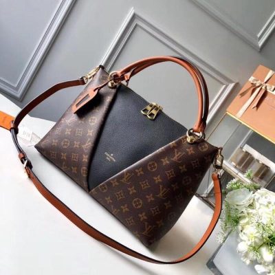 Wholesale Luxury Louis Vuitton V Tote Mm M43949