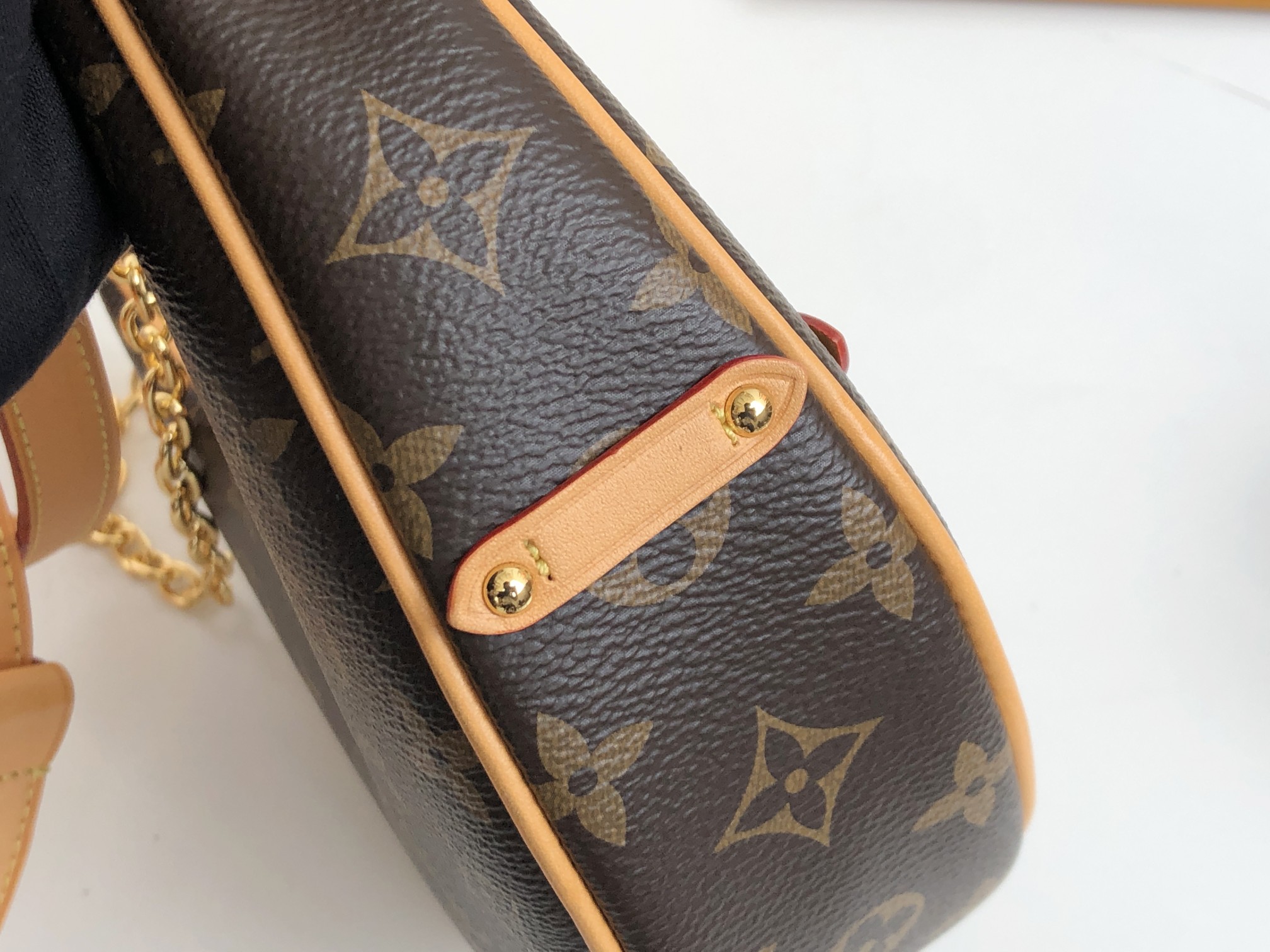 Wholesale Luxury Louis Vuitton Aaa Monogram Loop Handbag - Image 4