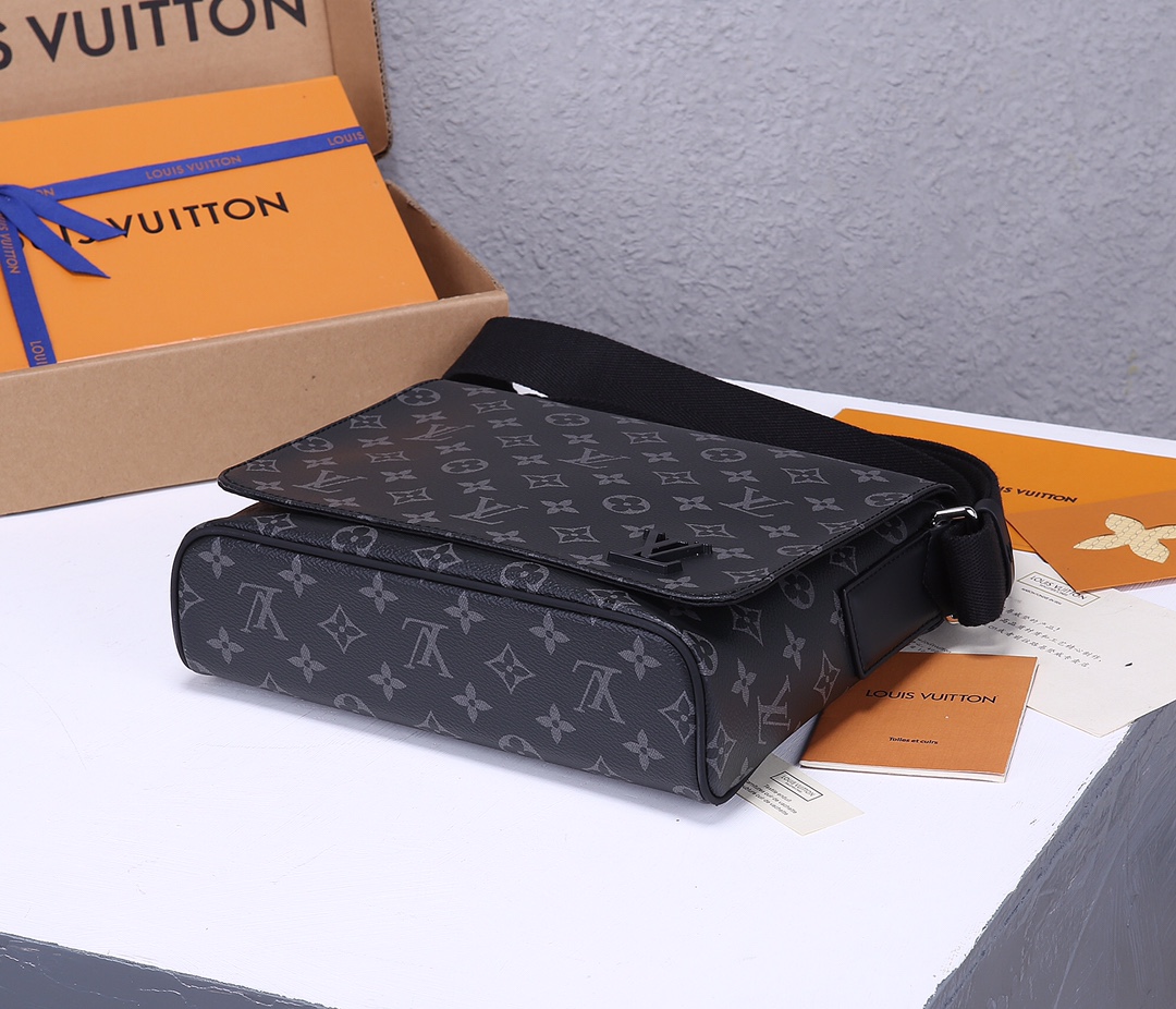Wholesale Luxury Louis Vuitton District Pm Messenger Bag - Image 6