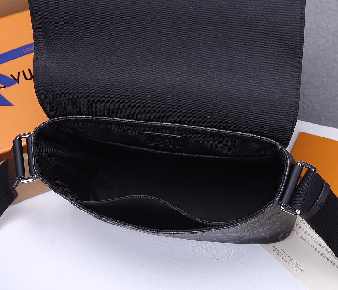 Wholesale Luxury Louis Vuitton District Pm Messenger Bag - Image 7