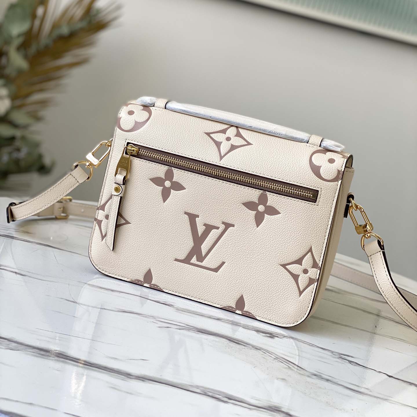 Wholesale Luxury Louis Vuitton Aaa-Pochette Metis Cream - Image 3