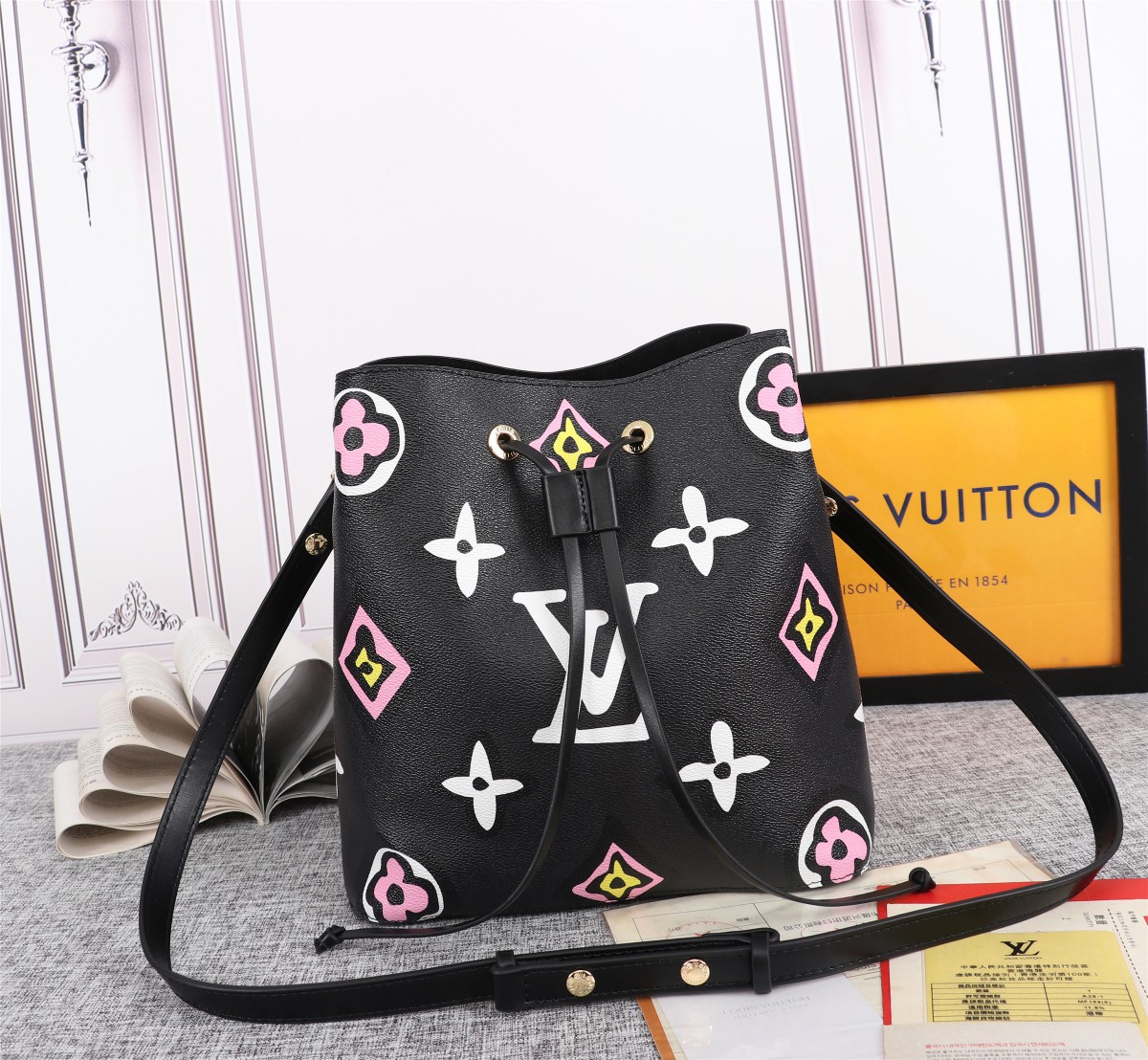 Wholesale Luxury Louis Vuitton Neonoe Mm Bucket Bag Black/White