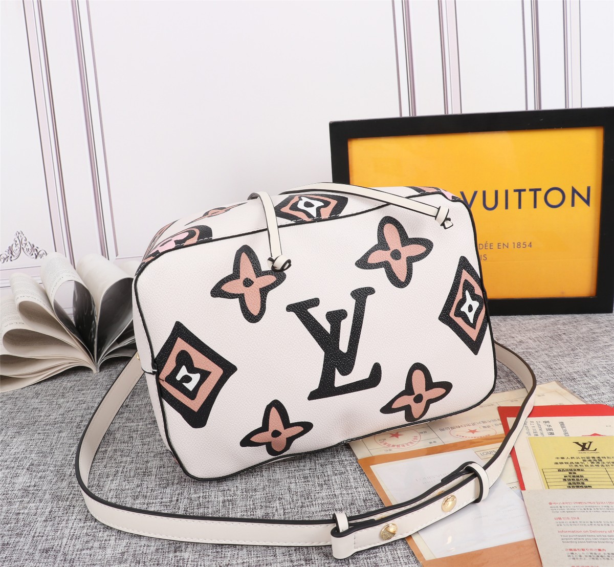 Wholesale Luxury Louis Vuitton Neonoe Mm Bucket Bag Black/White - Image 9