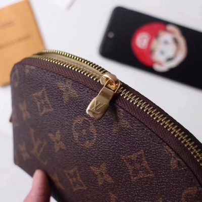 Alternative view of Wholesale Luxury Louis Vuitton Cosmetic Pouch M47515