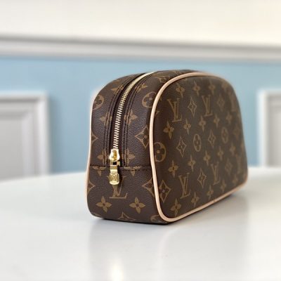 Alternative view of Wholesale Luxury Louis Vuitton Toiletry Bag 25 M47527