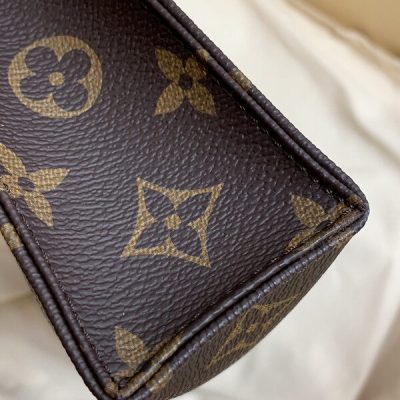 Alternative view of Wholesale Luxury Louis Vuitton Toiletry Pouch 19 M47544