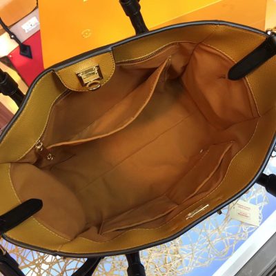 Alternative view of Wholesale Luxury Louis Vuitton On My Side M53823