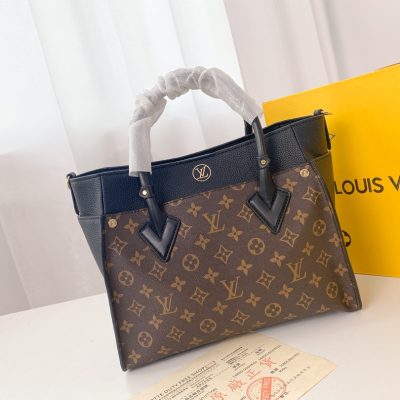 Wholesale Luxury Louis Vuitton On My Side M53827