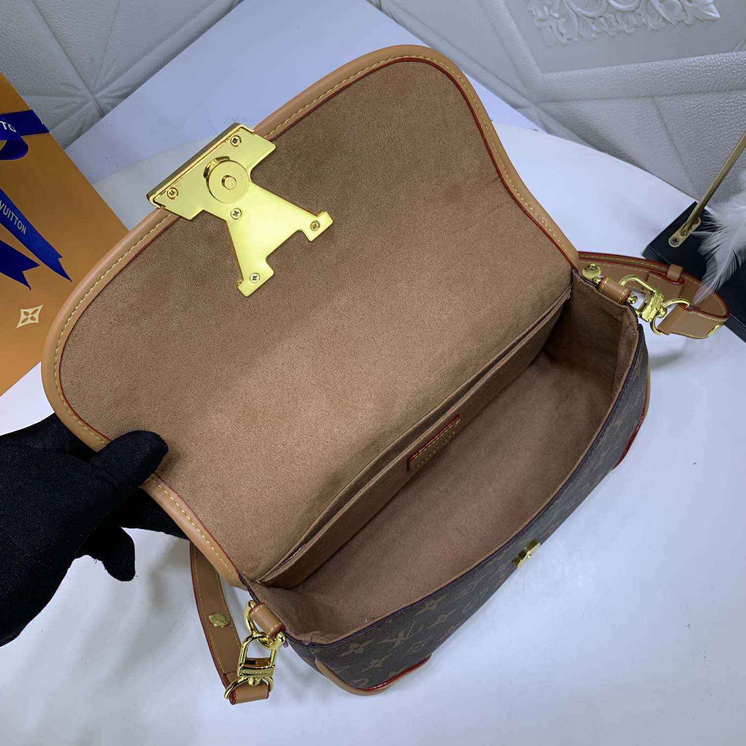 Wholesale Luxury Louis Vuitton Buci Crossbody Essential Daily Bag - Image 5