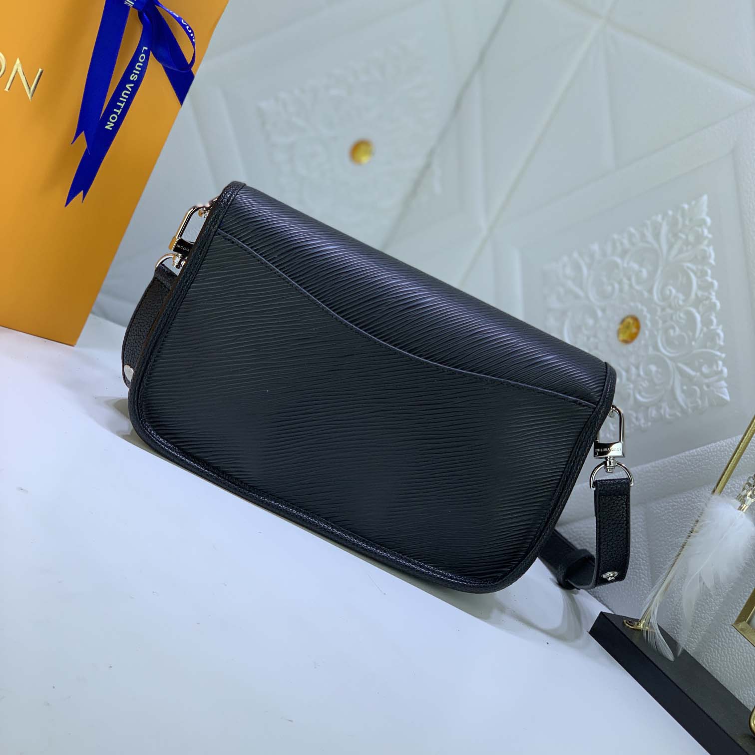 Wholesale Luxury Louis Vuitton Buci Crossbody Essential Daily Bag - Image 7