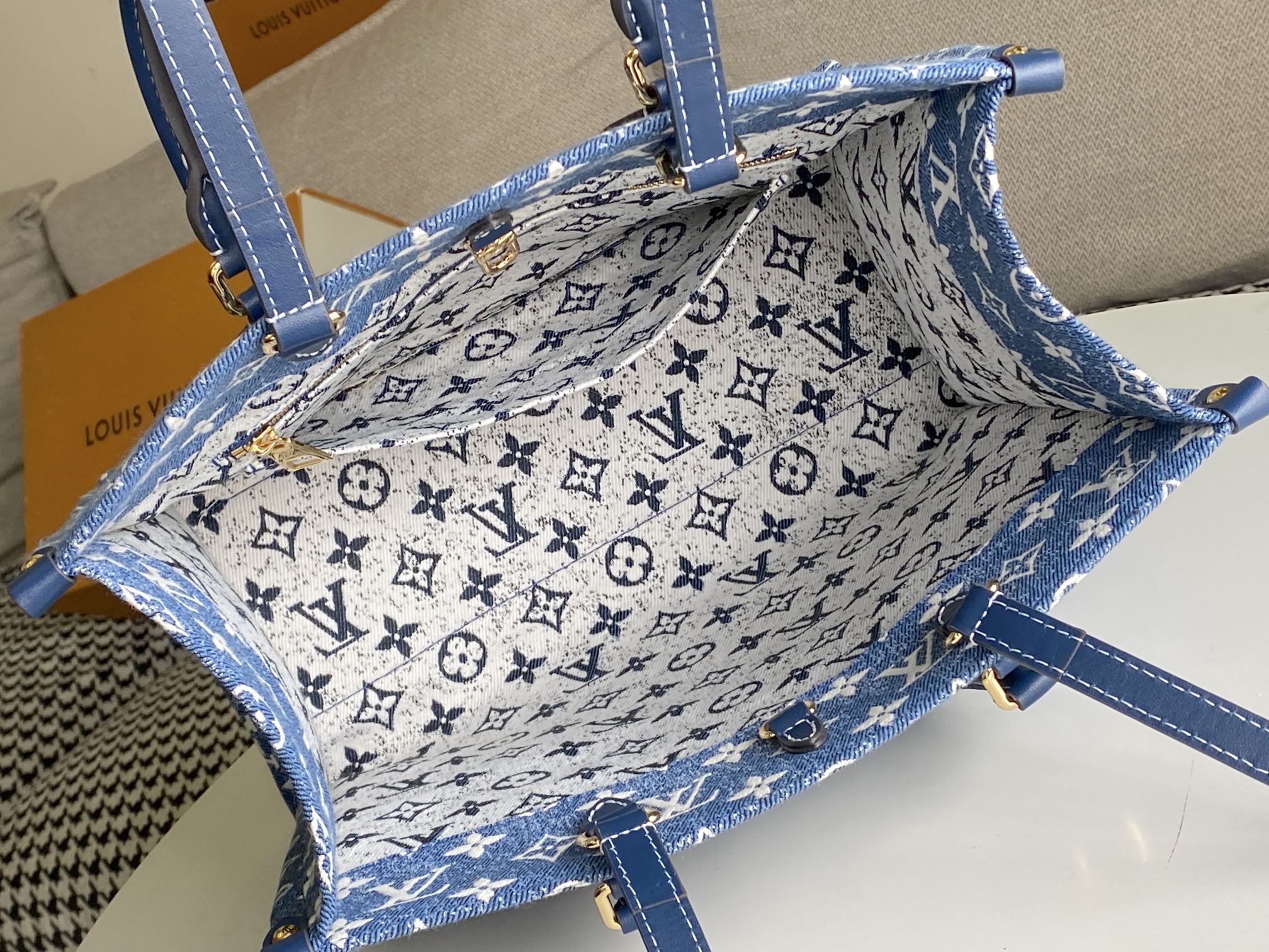 Wholesale Luxury Louis Vuitton Monogram Jacquard Onthego Mm Tote - Image 8