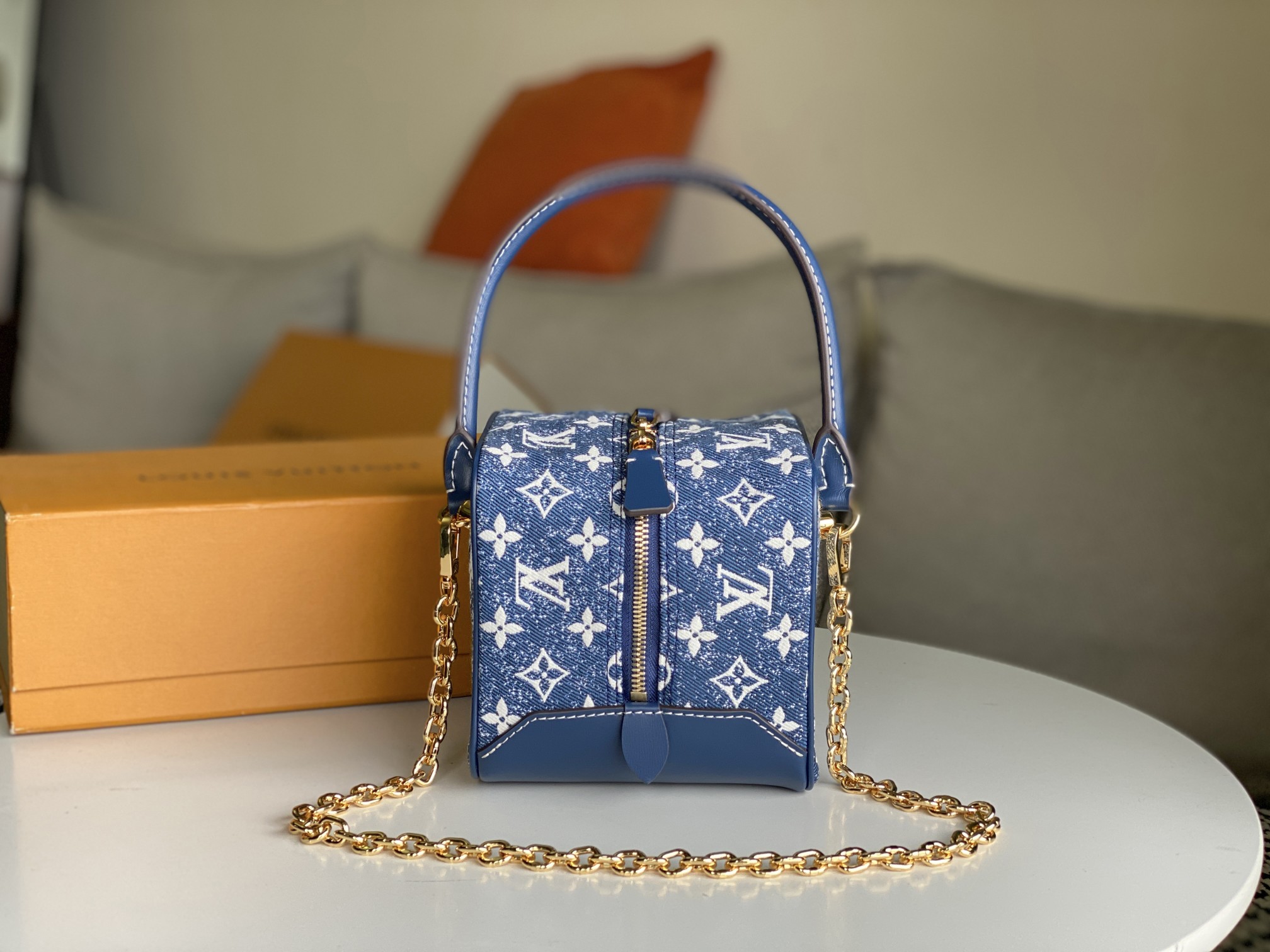 Wholesale Luxury Louis Vuitton Square Bag - Image 4