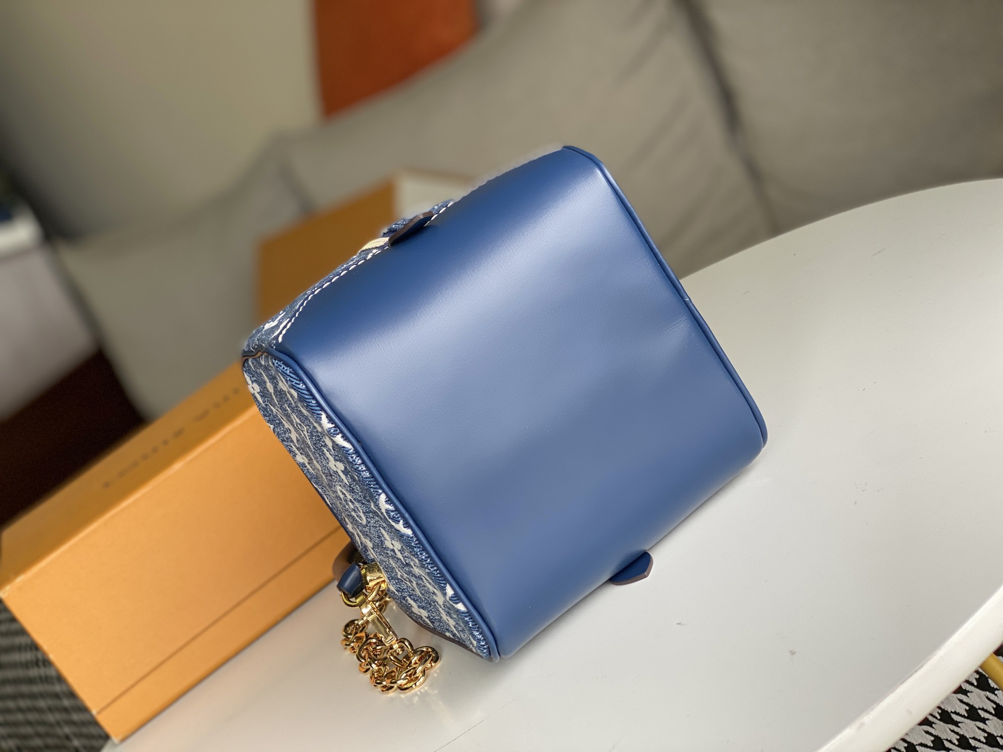 Wholesale Luxury Louis Vuitton Square Bag - Image 5