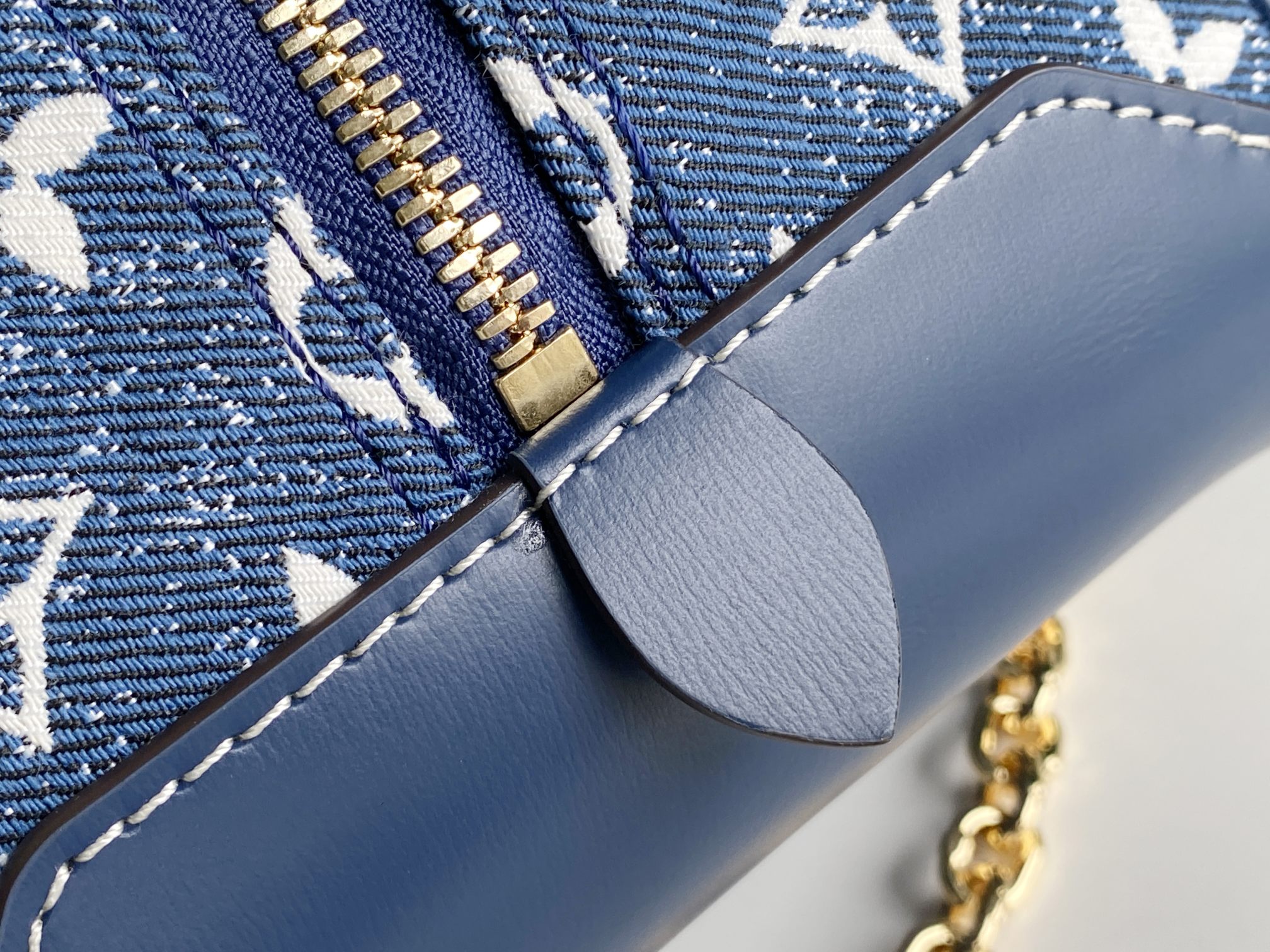 Wholesale Luxury Louis Vuitton Square Bag - Image 6