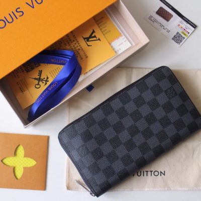 Alternative view of Wholesale Luxury Louis Vuitton Men’S Zippy Organizer