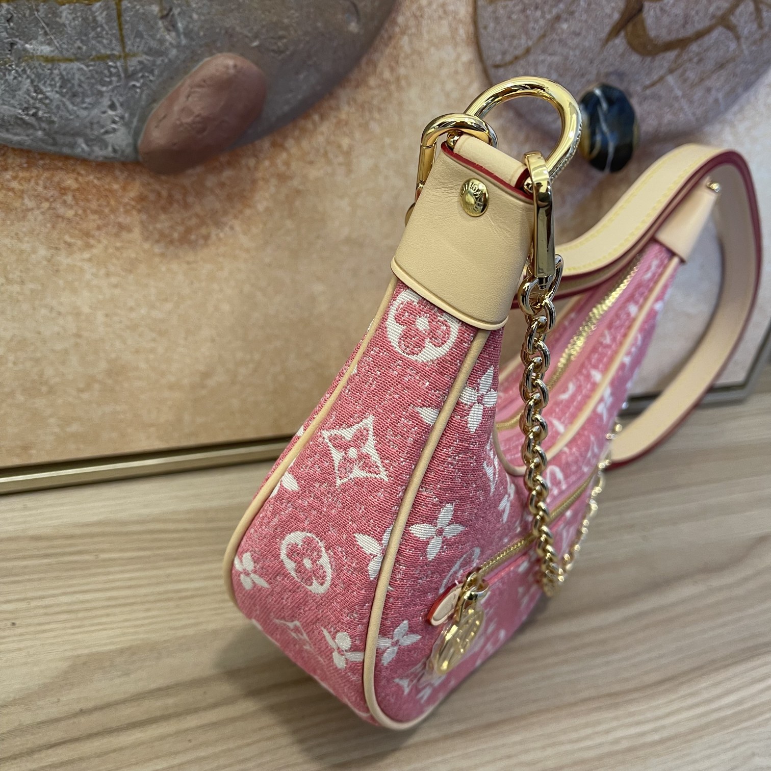 Wholesale Luxury Louis Vuitton Loop Baguette Handbag - Image 2