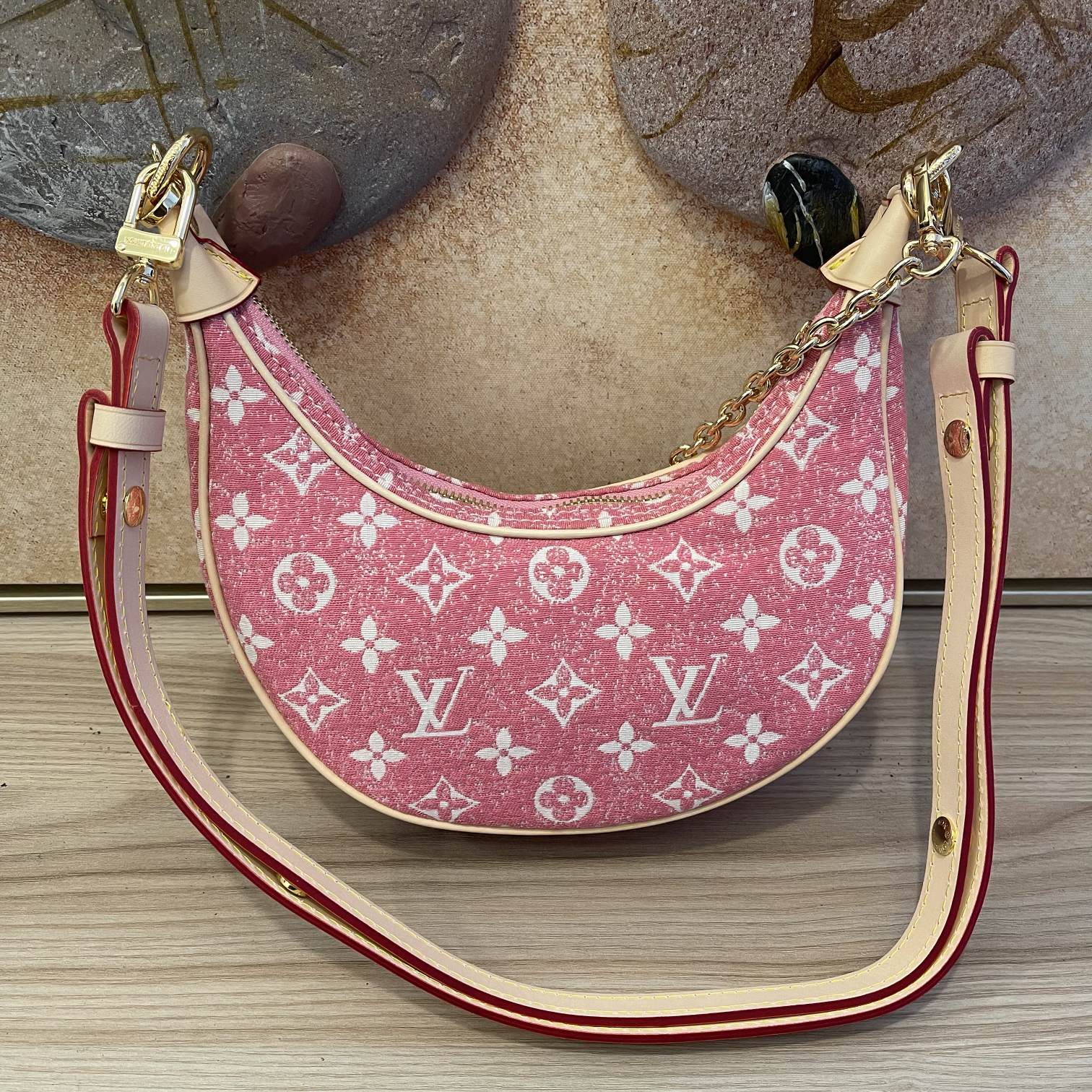 Wholesale Luxury Louis Vuitton Loop Baguette Handbag - Image 4
