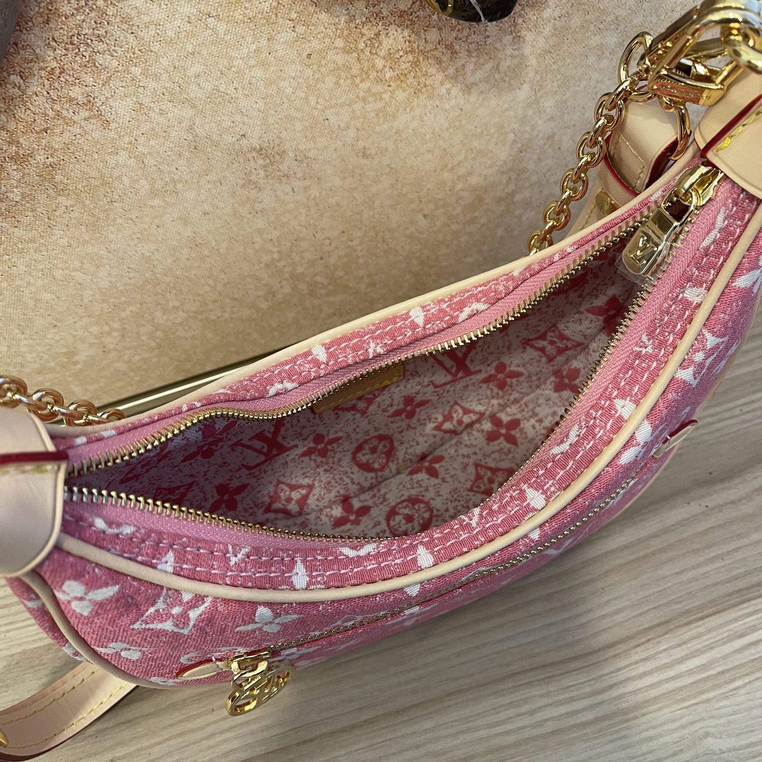 Wholesale Luxury Louis Vuitton Loop Baguette Handbag - Image 5