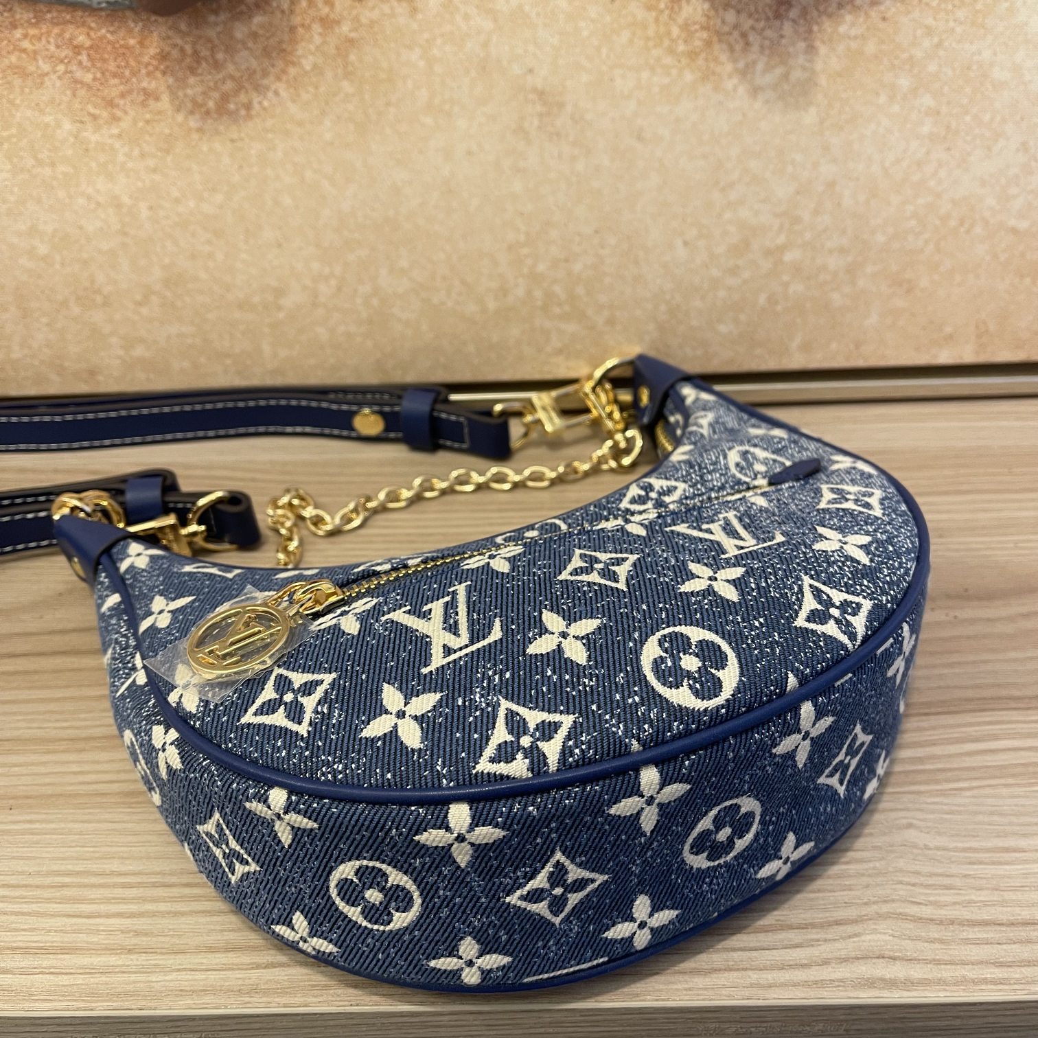Wholesale Luxury Louis Vuitton Loop Baguette Handbag - Image 8