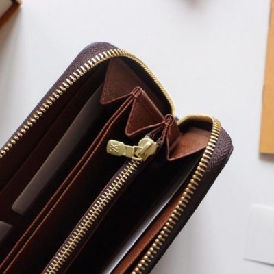 Alternative view of Wholesale Luxury Louis Vuitton Zippy Wallet