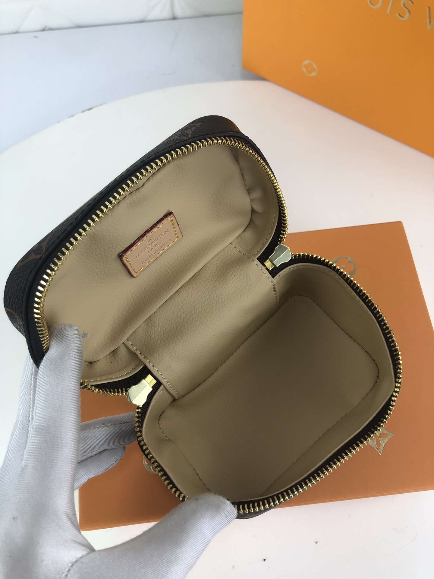 Wholesale Luxury Louis Vuitton Nice Vanity Make Up - Image 9