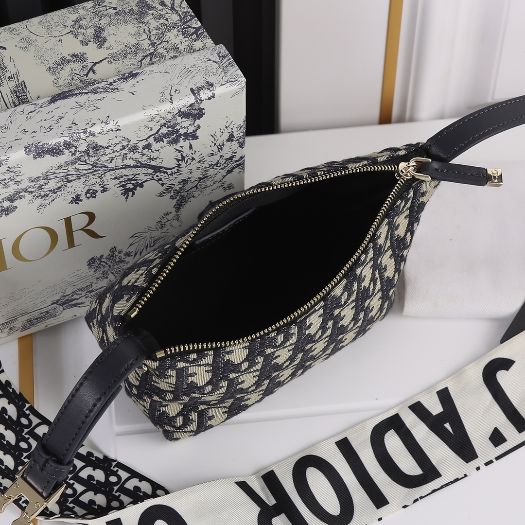 Wholesale Luxury Dior Small Drtravel Nomad Pouch - Image 10