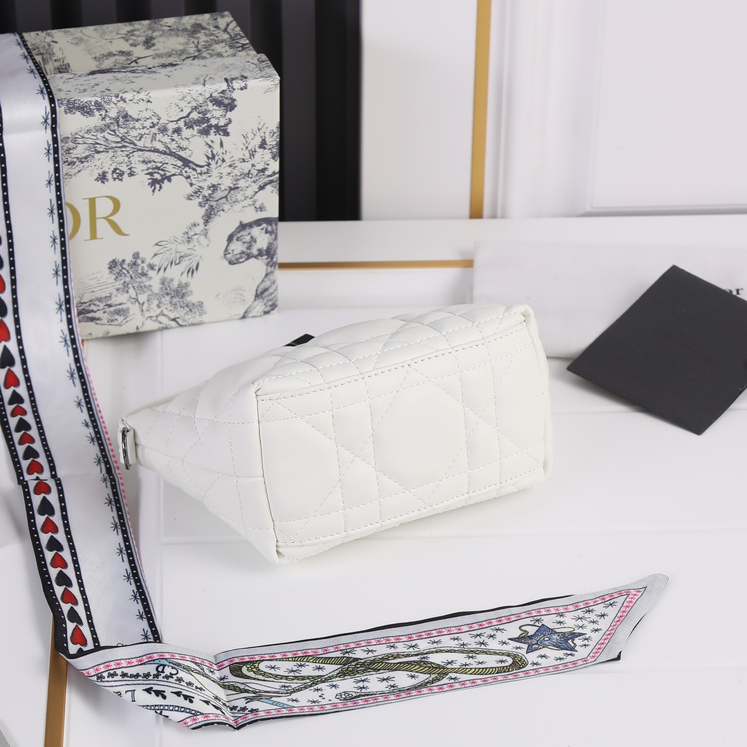Wholesale Luxury Dior Small Drtravel Nomad Pouch - Image 19