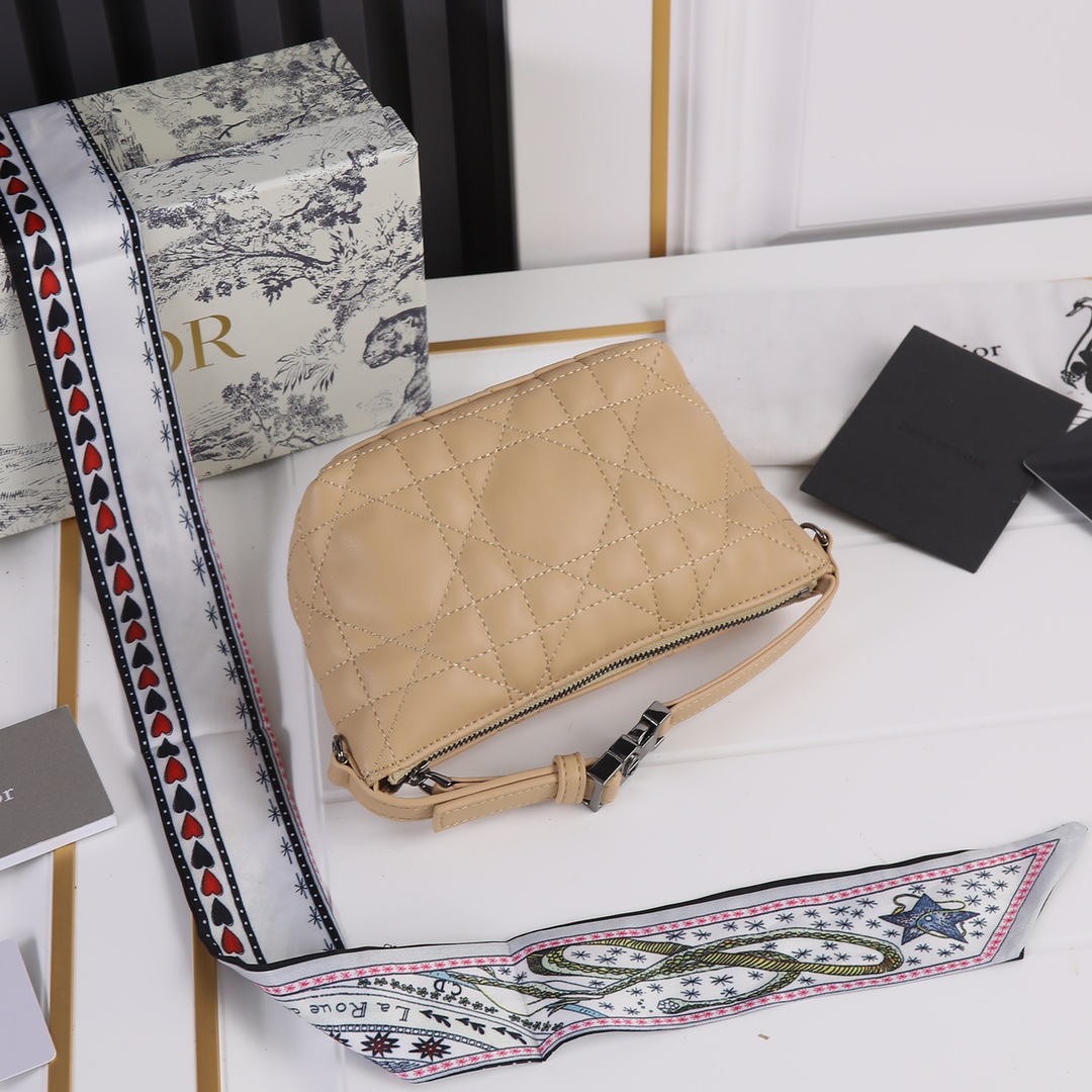 Wholesale Luxury Dior Small Drtravel Nomad Pouch - Image 24
