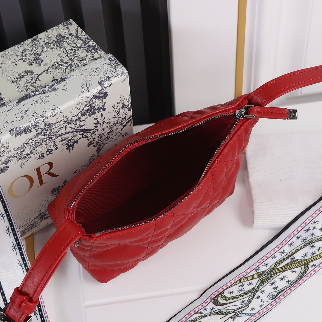 Wholesale Luxury Dior Small Drtravel Nomad Pouch - Image 30