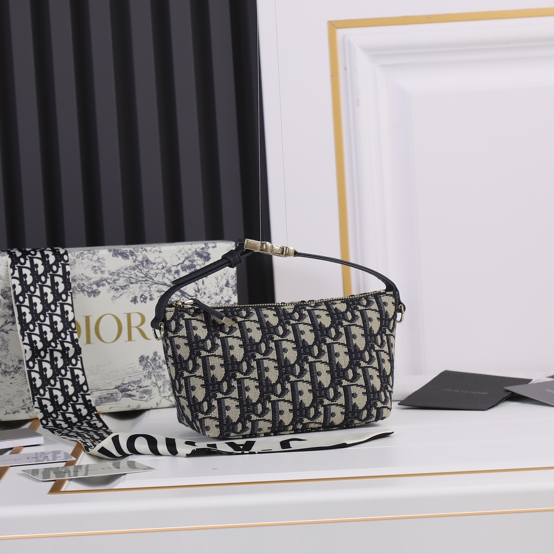 Wholesale Luxury Dior Small Drtravel Nomad Pouch - Image 6