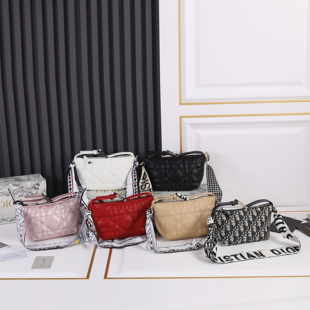 Wholesale Luxury Dior Small Drtravel Nomad Pouch