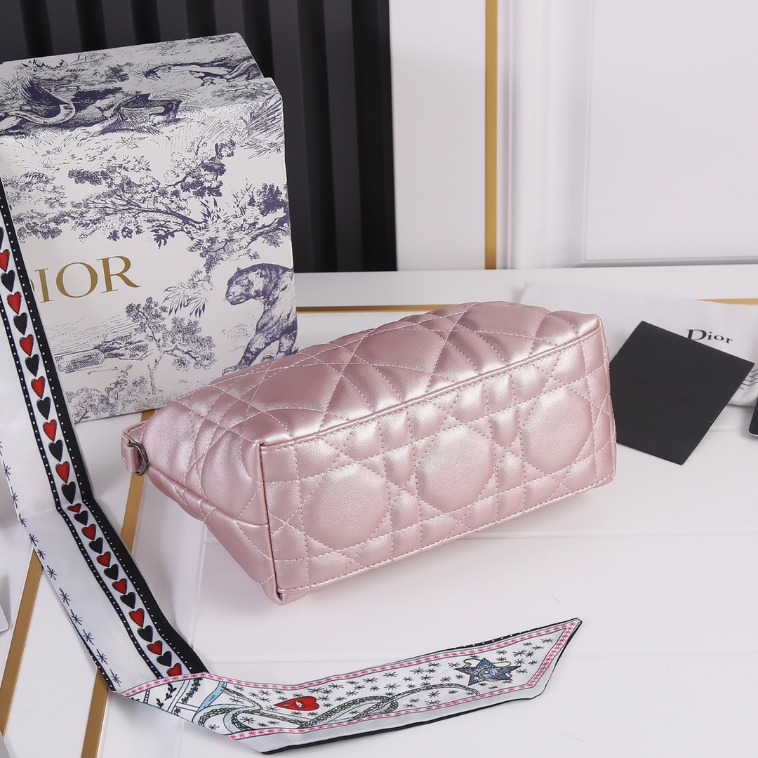 Wholesale Luxury Dior Medium Drtravel Nomad Pouch - Image 15