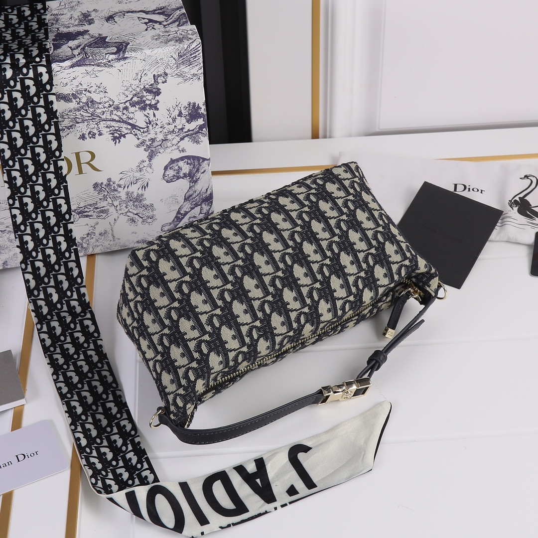 Wholesale Luxury Dior Medium Drtravel Nomad Pouch - Image 9