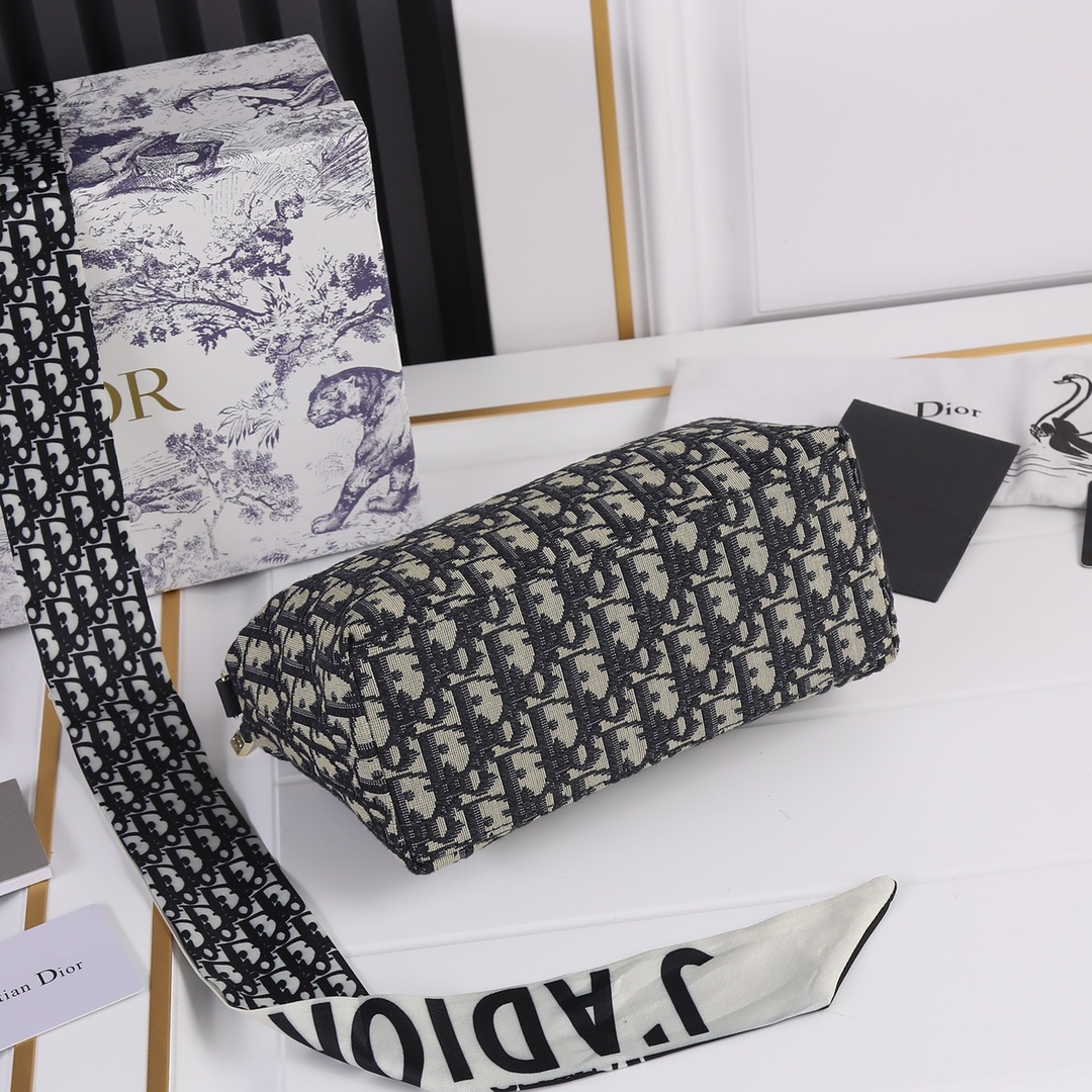 Wholesale Luxury Dior Medium Drtravel Nomad Pouch - Image 10